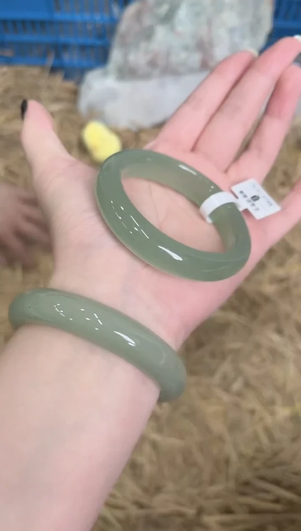 未镶嵌手镯石英质玉D5456