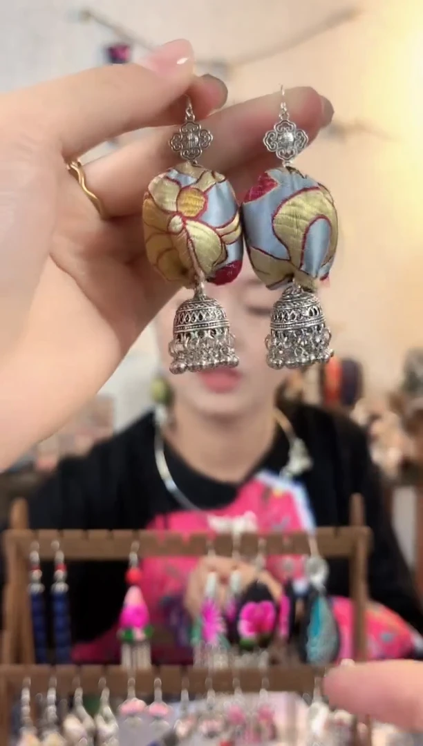 织绣彩云南阁非遗老绣饰品140