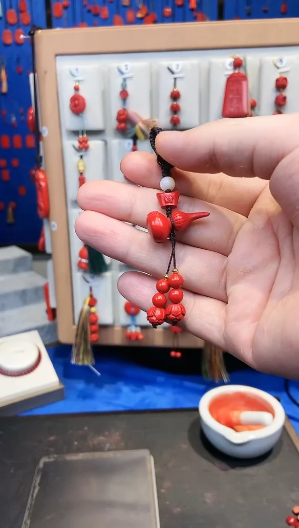 天然辰砂手机挂葫芦