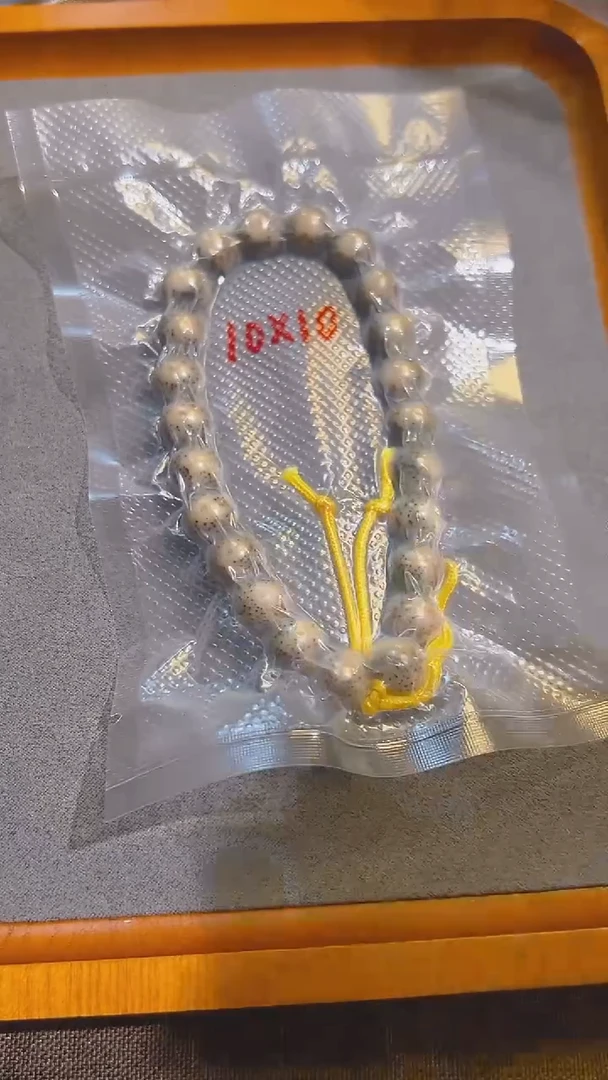 星月菩提手串005 10*10圆珠手持石玉月留白细星点一物一图