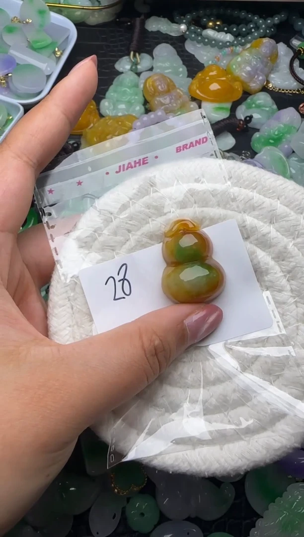 颈饰未镶嵌翡翠缅甸翡翠吊坠