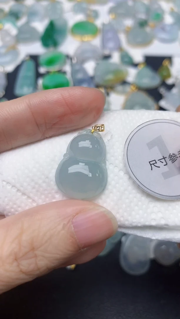 颈饰18K金镶嵌翡翠天然缅甸A货翡翠