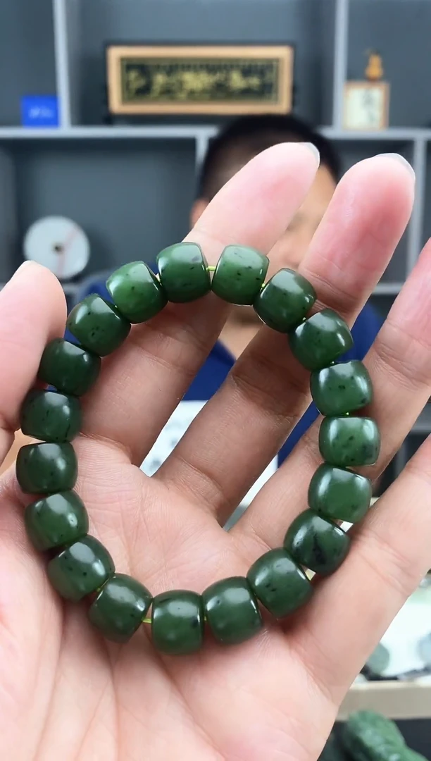 和田玉未镶嵌颈饰1