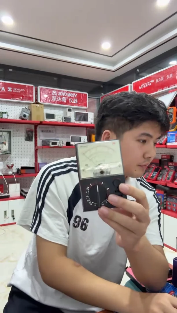 特价 老式MF40开关板指针万用表