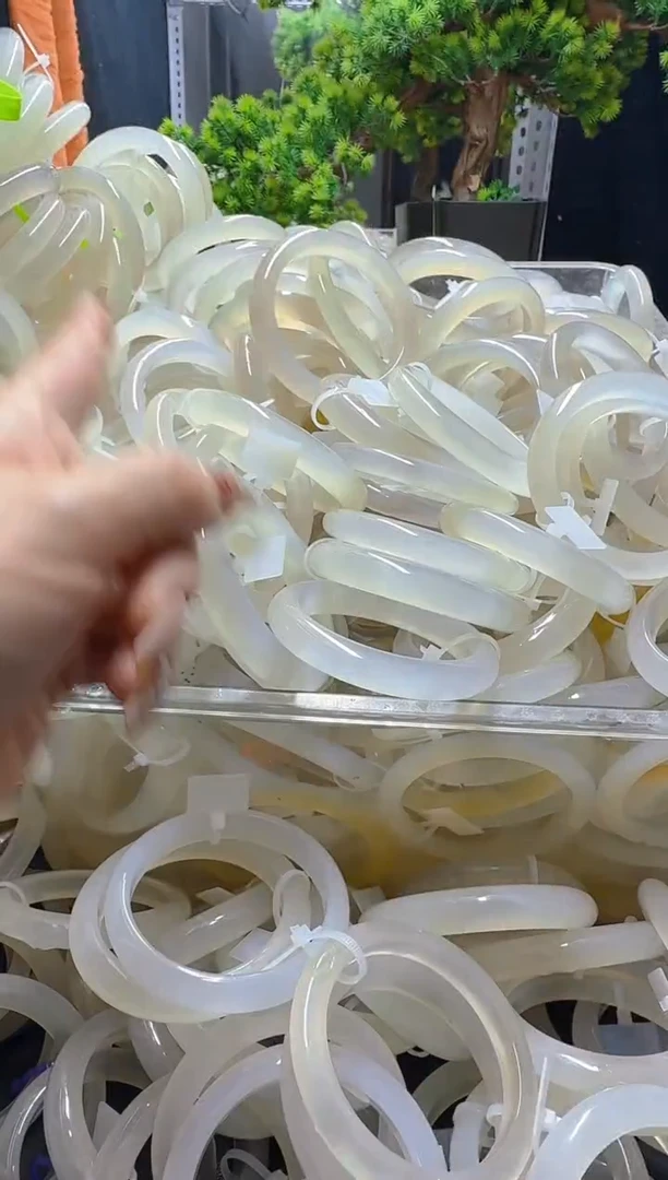 玛瑙/玉髓手镯未镶嵌52