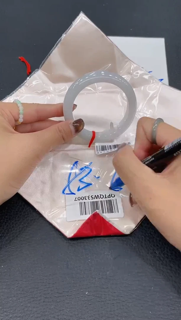 【闪购商品】翡翠手镯未镶嵌手镯
