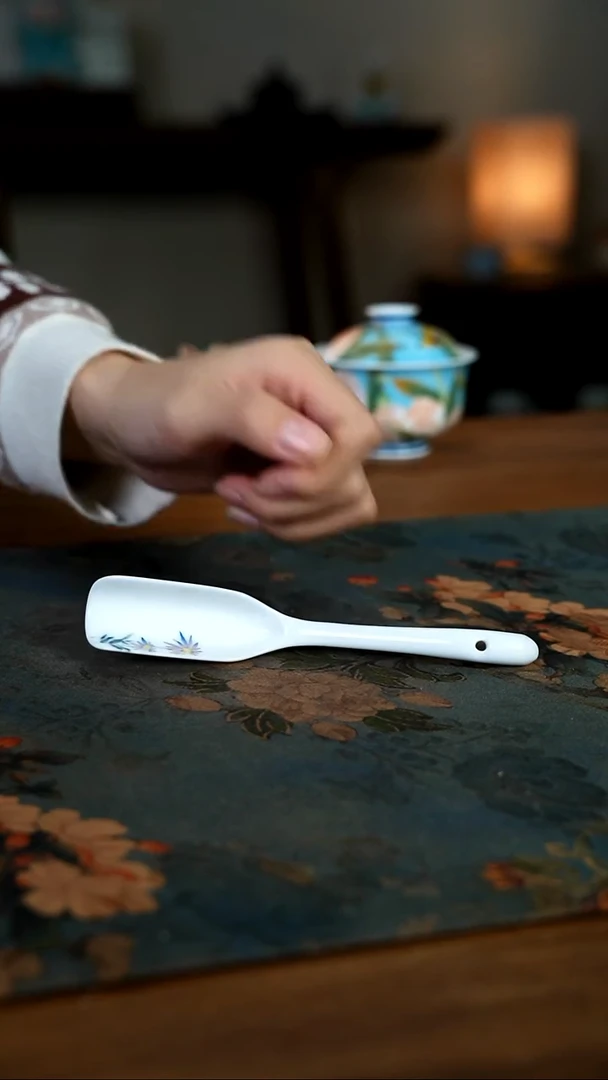 陶瓷一二零四-二零一