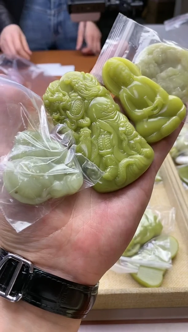 【闪购商品】蛇纹石玉其它未镶嵌多样性发货一个