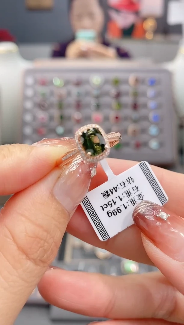 18K金镶嵌戒指碧玺1.15