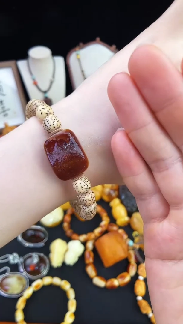 琥珀未镶嵌珠宝奇石柒月
