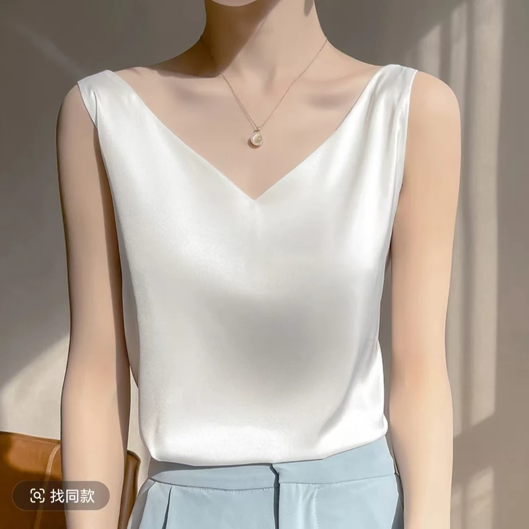 百搭神器~丝缎面时尚美背双肩带打底衫背心