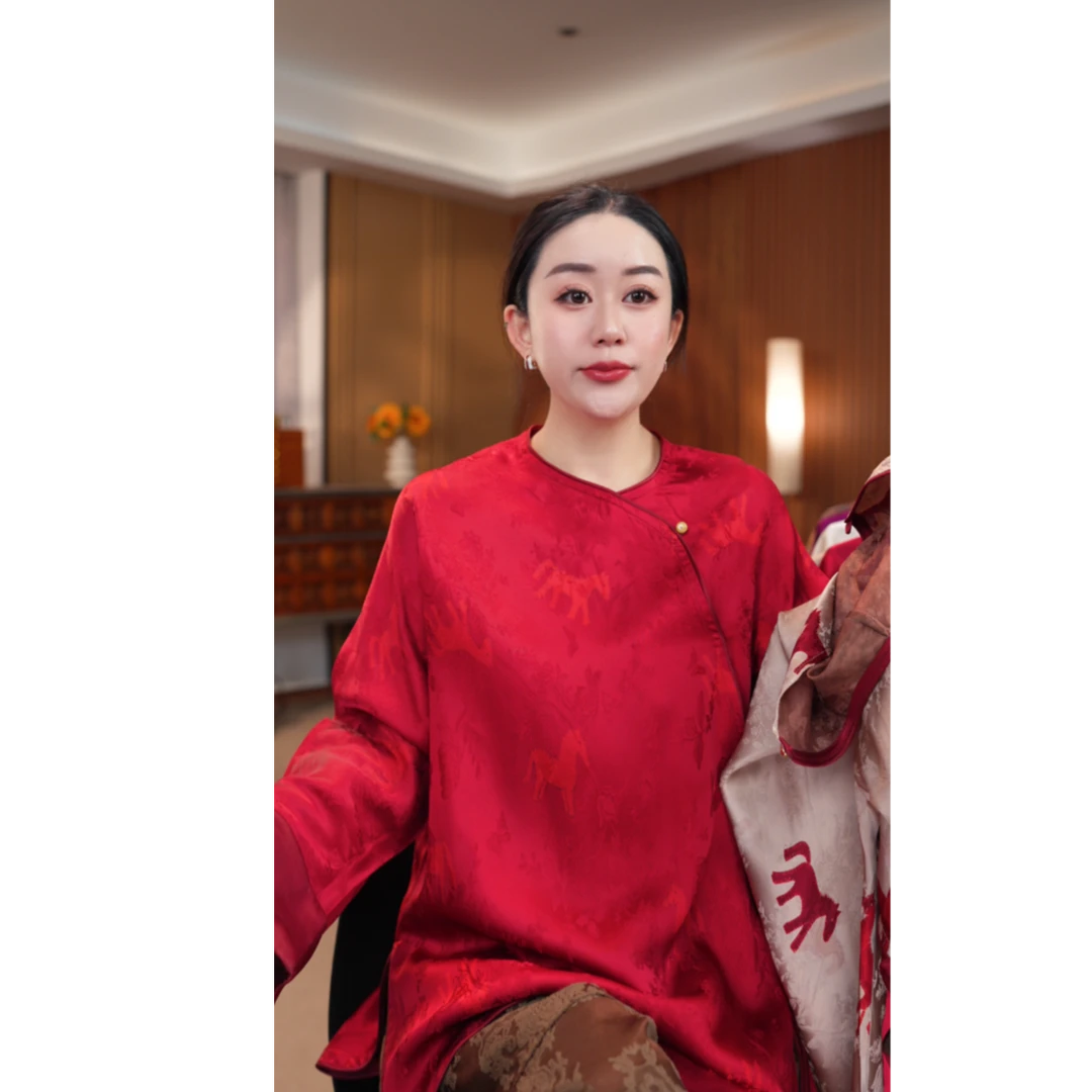 【马上新年·红】中国风网红秋冬日常时尚圆领国风复古小马长袖上衣