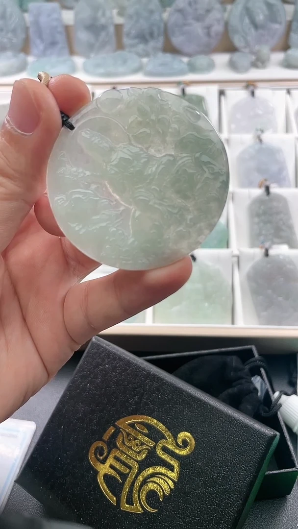 翡翠未镶嵌颈饰..../6/3/ 287