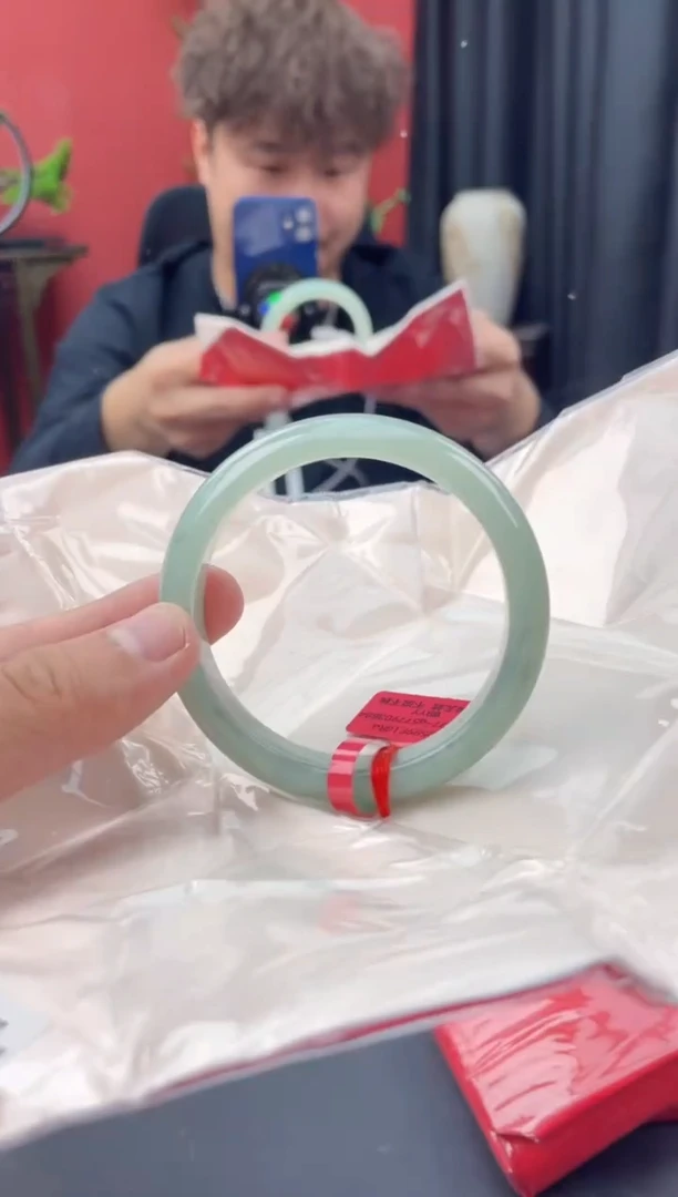 未镶嵌手镯翡翠18