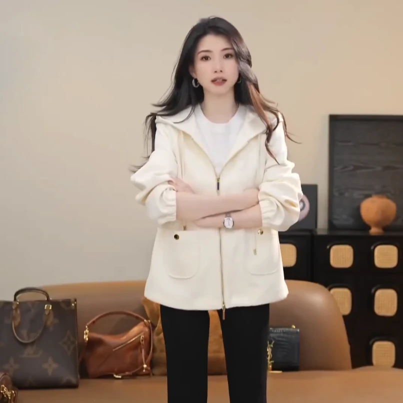 小乖逃X双色黑色米白色卫衣外套带帽小金色扣耳朵外套司令F99042