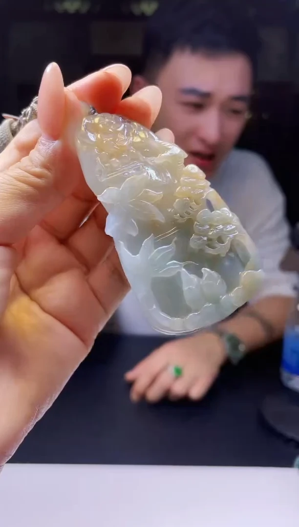 翡翠未镶嵌吊坠(不含链)57