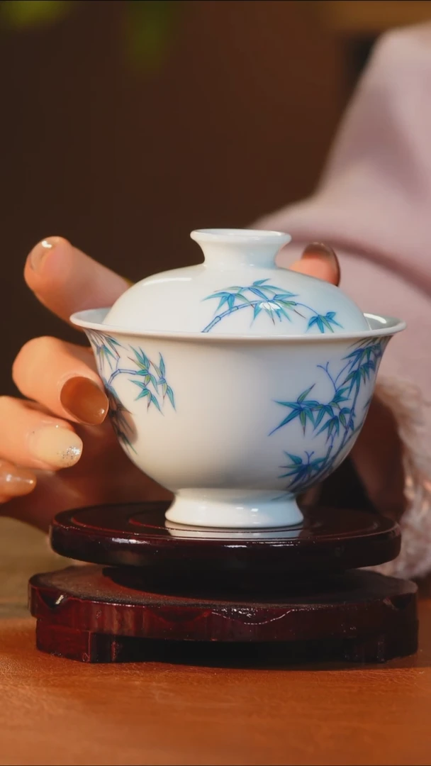 斗彩翠竹盖碗