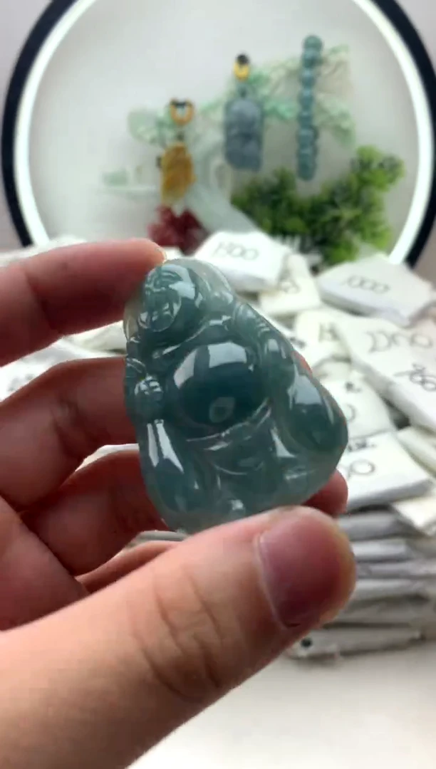 翡翠未镶嵌颈饰布袋佛