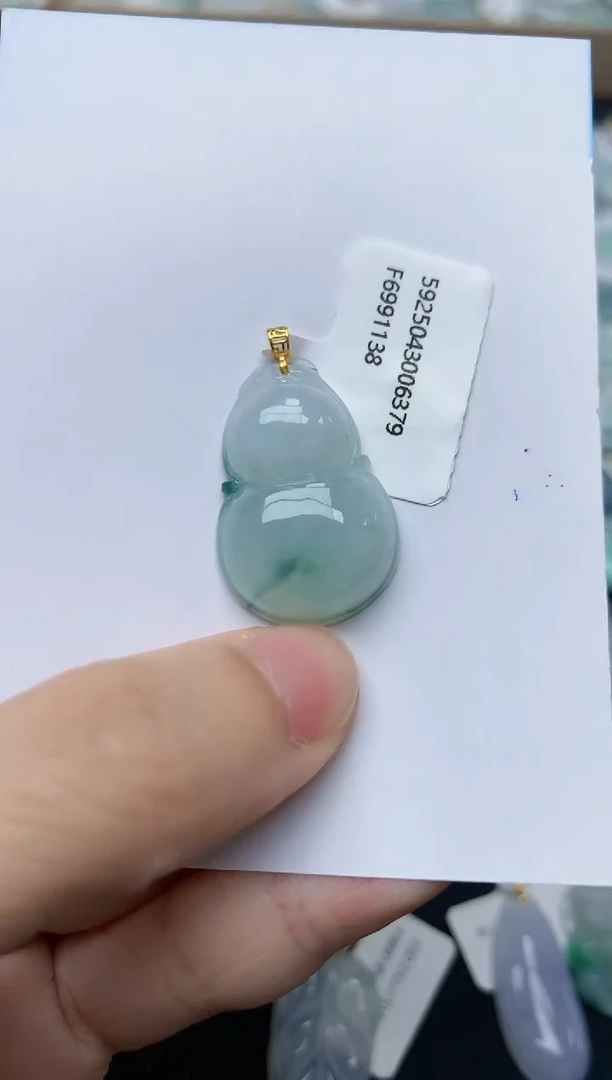 翡翠18K金镶嵌颈饰天然缅甸A货翡翠