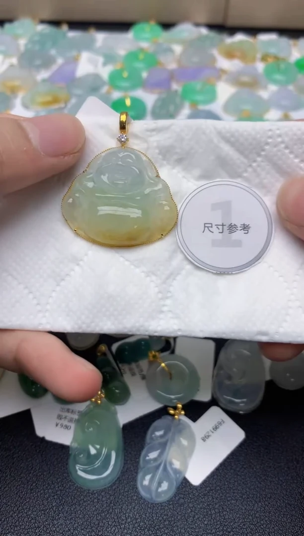 翡翠18K金镶嵌颈饰天然缅甸A货翡翠