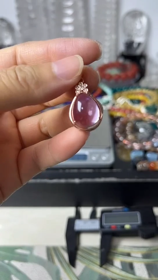 【闪购商品】水晶颈饰合金22矿坑