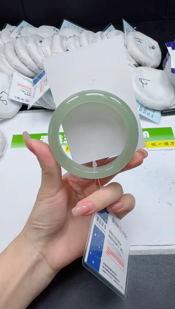 未镶嵌手镯石英质玉025-52