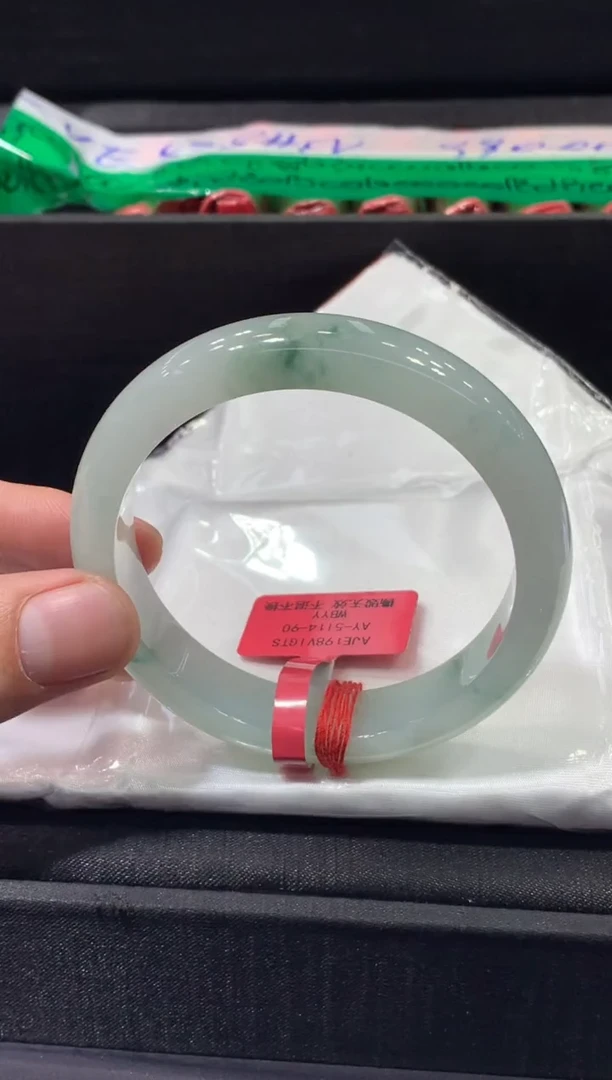 未镶嵌手镯翡翠翡翠手镯