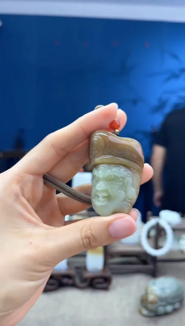 和田玉未镶嵌颈饰1