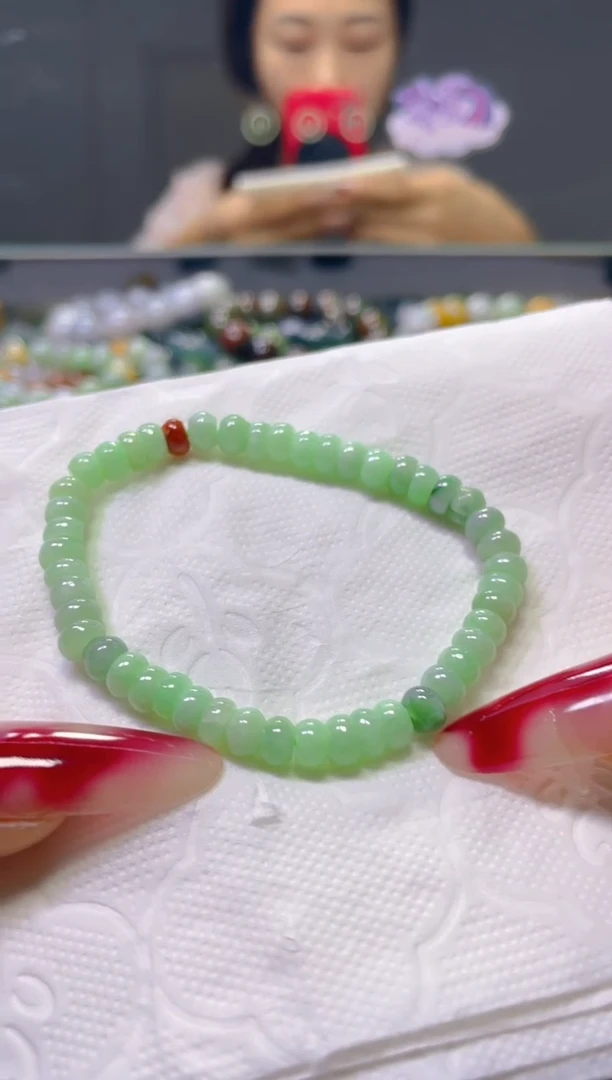 颈饰未镶嵌翡翠5MM/R/翡翠A货，一件也是批发价