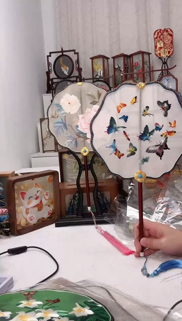 扇子苏绣作品手工团扇