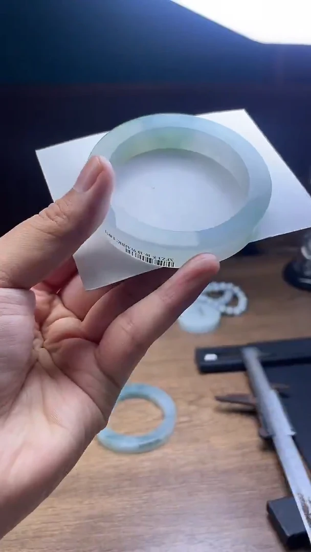 未镶嵌手镯定制翡翠巧*定制