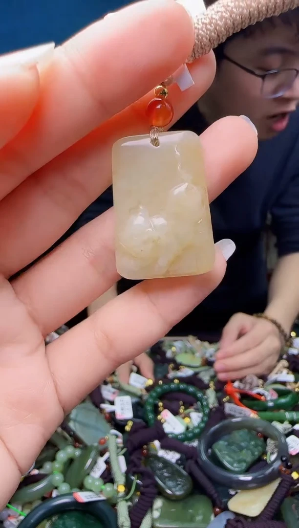 颈饰未镶嵌和田玉1