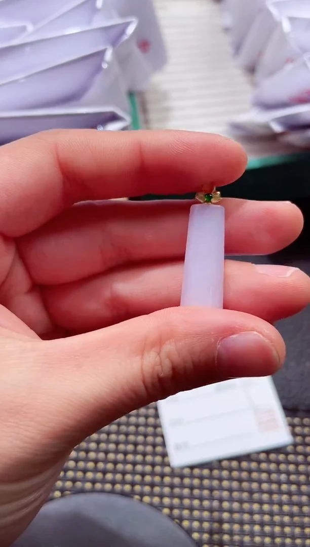 18K金镶嵌挂件翡翠11111