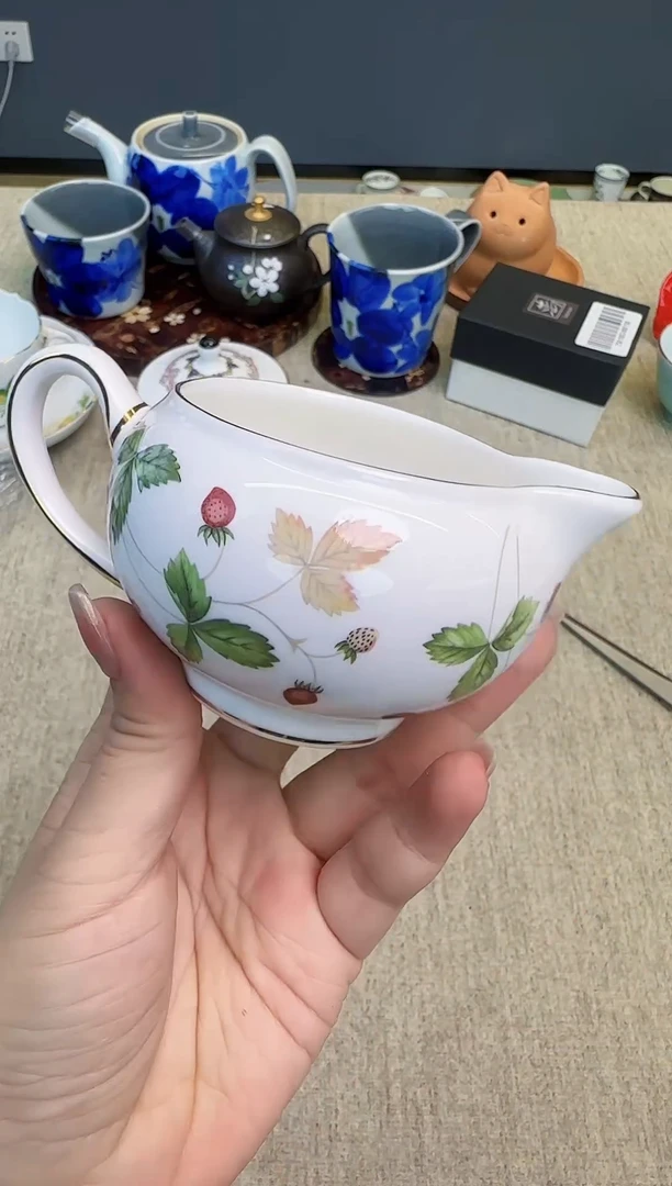 瓷片泡泡的瓷器好好看呀