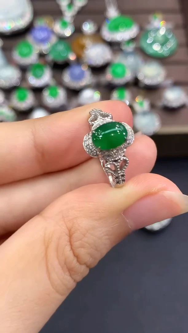 18K金镶嵌戒指翡翠B35