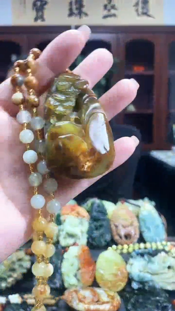 【闪购商品】蛇纹石玉吊坠未镶嵌·