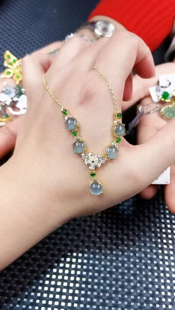 【闪购商品】翡翠颈饰未镶嵌11111111