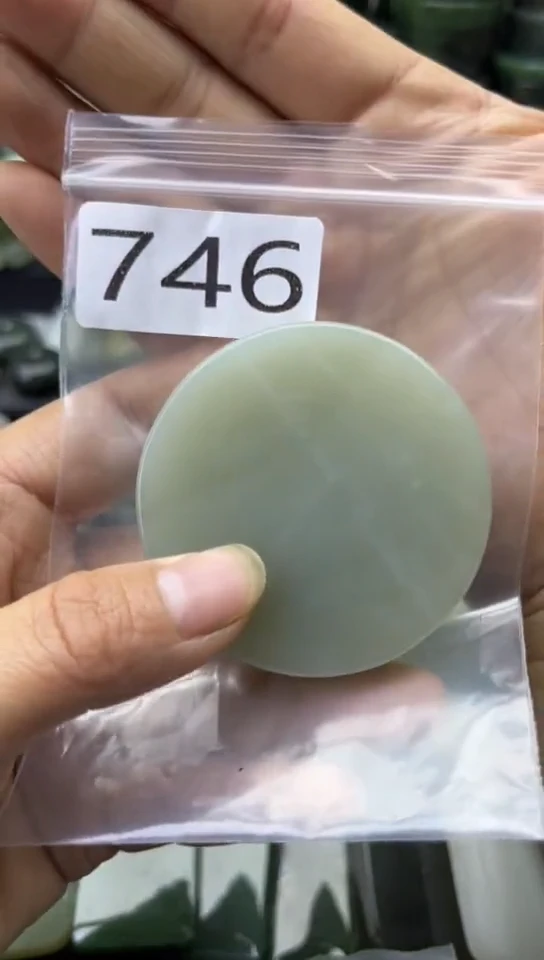 未镶嵌和田玉珠宝半成品镯芯