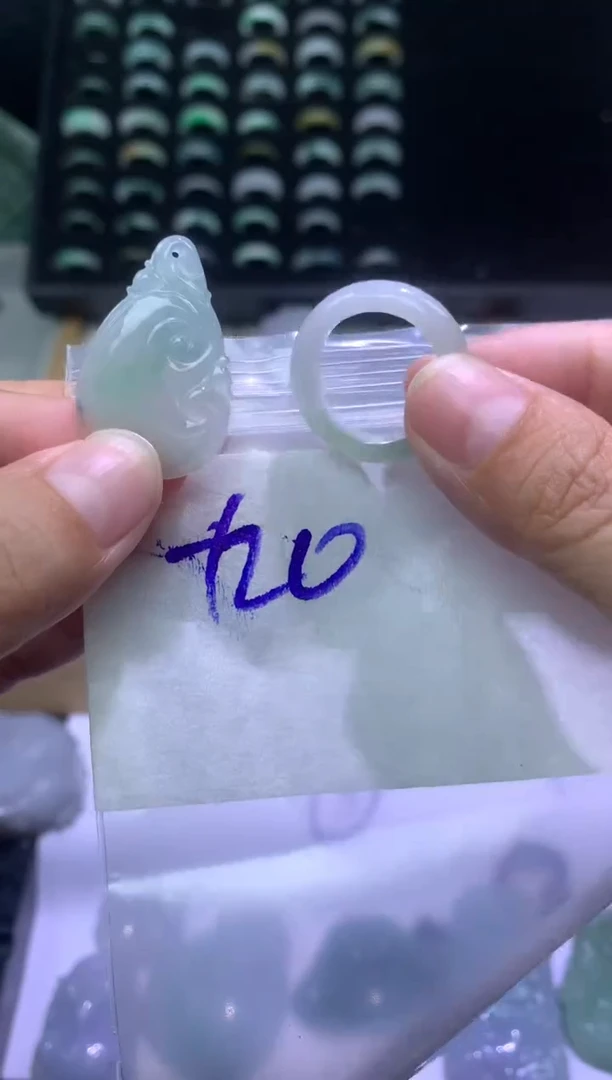 裸石翡翠翡翠两件  完美主义者慎拍