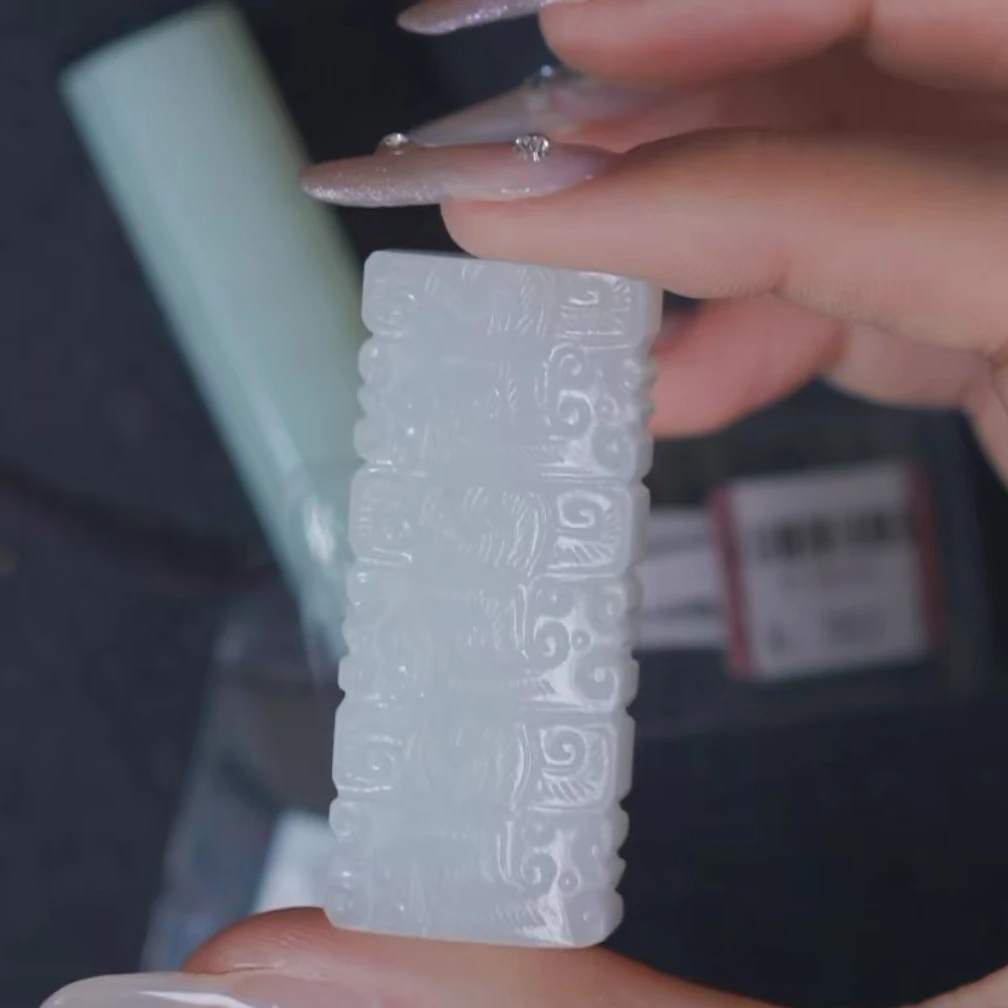 清代和田玉勒子