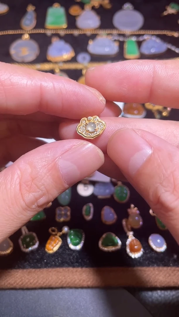 颈饰银S925镶嵌翡翠天然a货