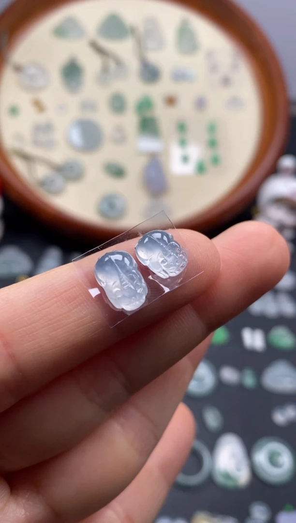 翡翠未镶嵌颈饰高冰貔貅1对/芬