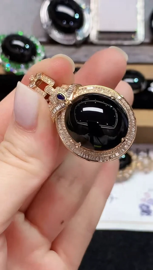 吊坠(不含链)18K金镶嵌翡翠GQY多样性发其一