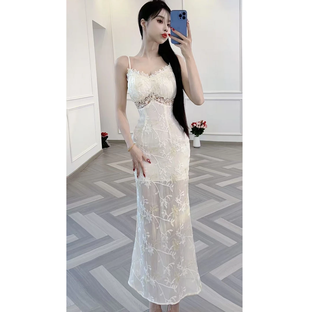 BECHARMING「初见女神」时尚气质蕾丝镂空修身显瘦连衣裙Q0928