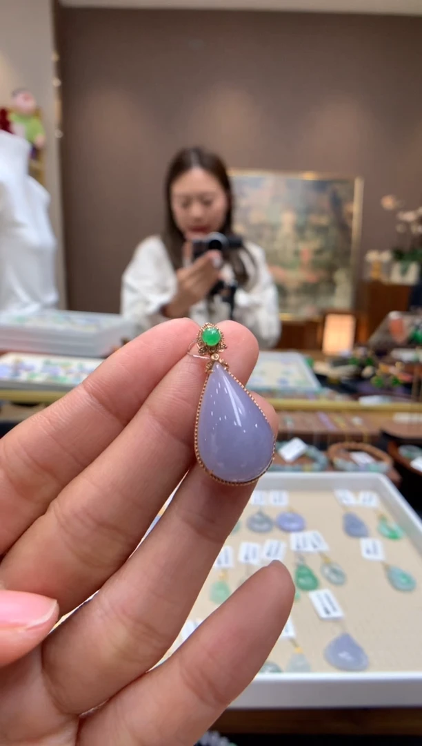 【闪购商品】翡翠颈饰18K金镶嵌水滴