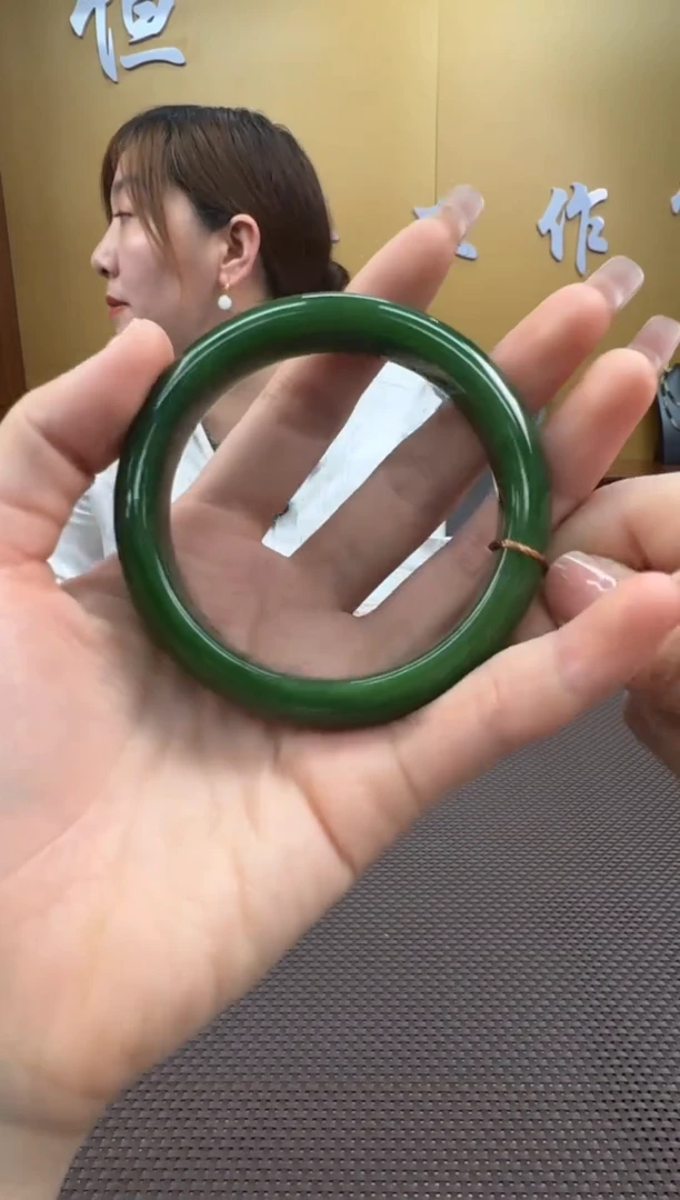 【闪购商品】和田玉手镯未镶嵌60