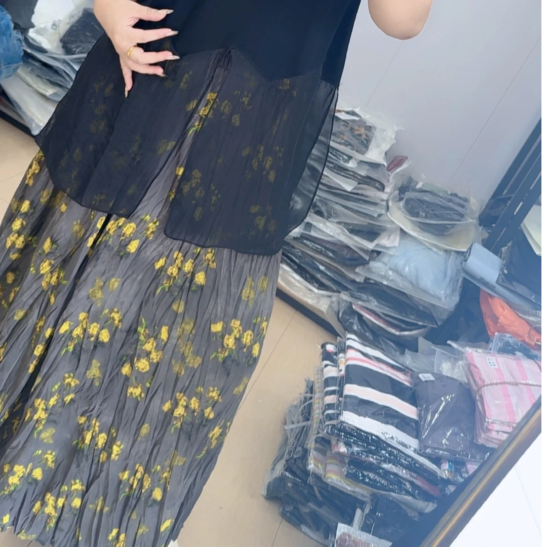 【王大艳家】第，花裙子