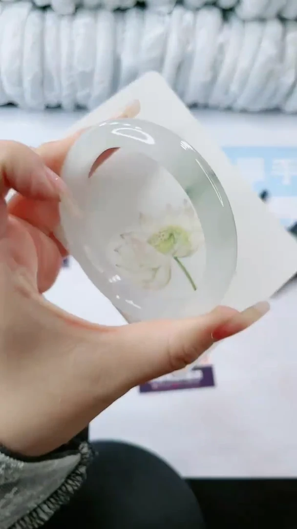 【闪购商品】石英质玉手镯未镶嵌 多样性发货V22