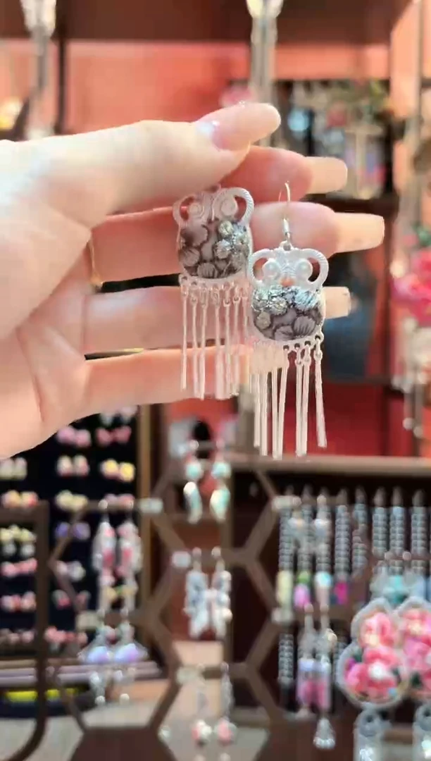 织绣云织谣民族风精美饰品259