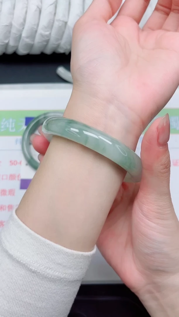 【闪购商品】石英质玉手镯未镶嵌215-60.1